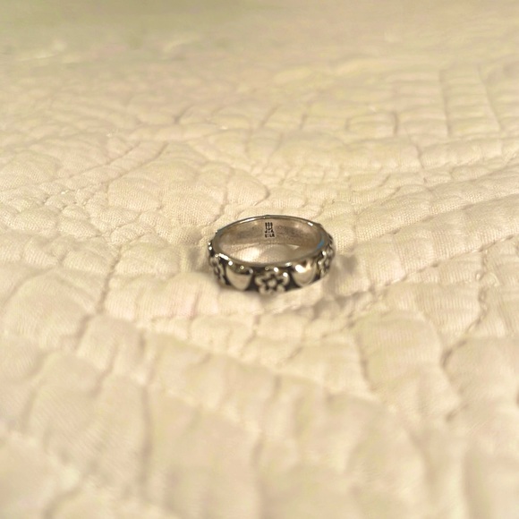 Retired James Avery Ring with Hearts and Flowers; Size 5; Sterling Silver - Picture 3 of 4